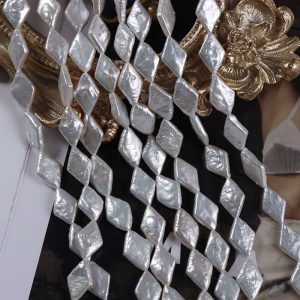 16 inches 10x16 mm Natural White Horizontal Drilled Rhombus Pearls Loose Strand