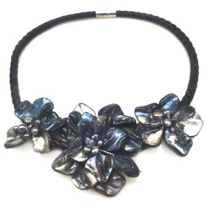18 inches Natural Leather Cord Three Black Shell Flower Necklace