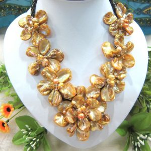 18 inches Natural Leather Cord Seven Yellow Shell Flower Necklace