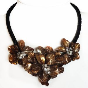 18 inches Natural Leather Cord Three Coffee Shell Flower Necklace