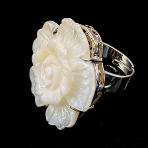 Wholesale 35mm Natural White Hand Carved Adjustable Flower Shell Ring